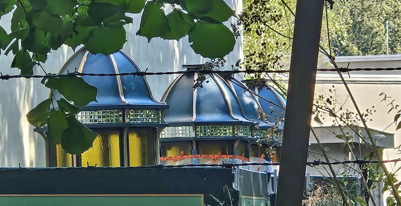 Foto's: enorme lantaarns voor Efteling-fonteinenshow Aquanura staan klaar