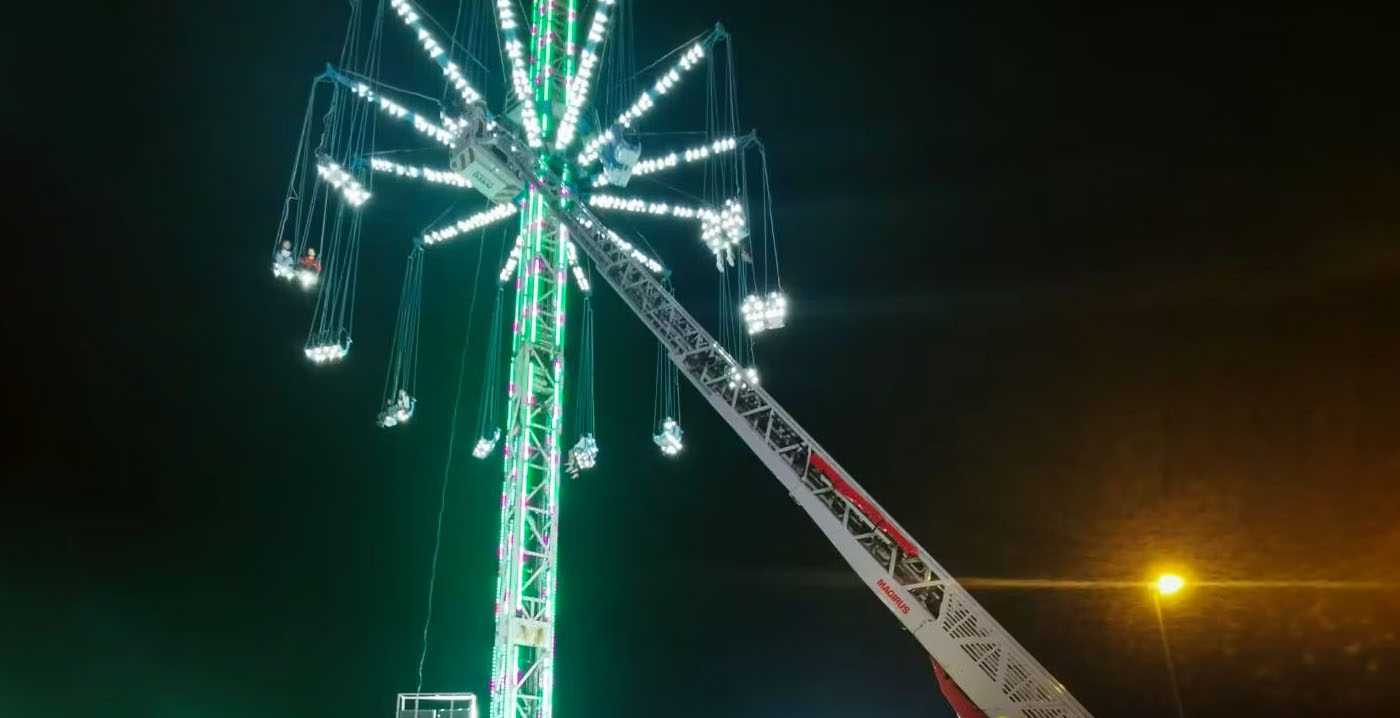 Evacuatie van zweefmolen op Spaanse kermis neemt ruim drie uur in beslag