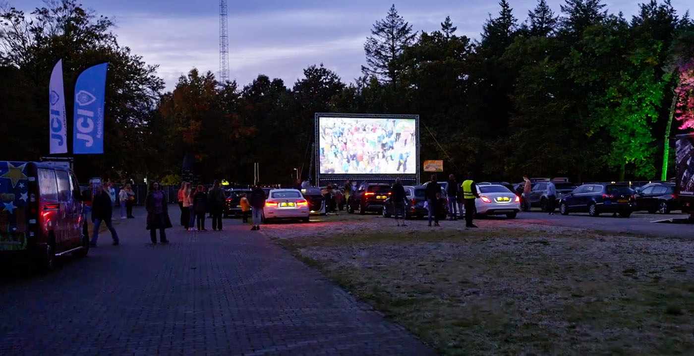Parkeerplaats Julianatoren wordt drive-inbioscoop