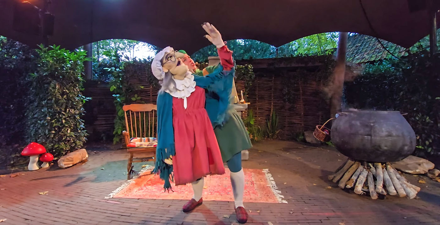 Video: Heks vertelt haar kant van het verhaal in nieuwe Efteling-show vol humor