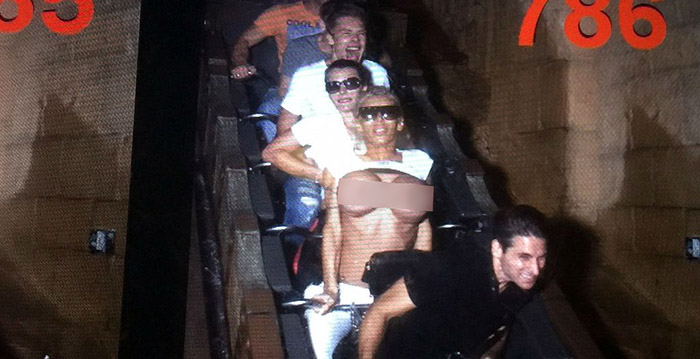 Ophef over gewaagde actiefoto met blote borsten in Phantasialand