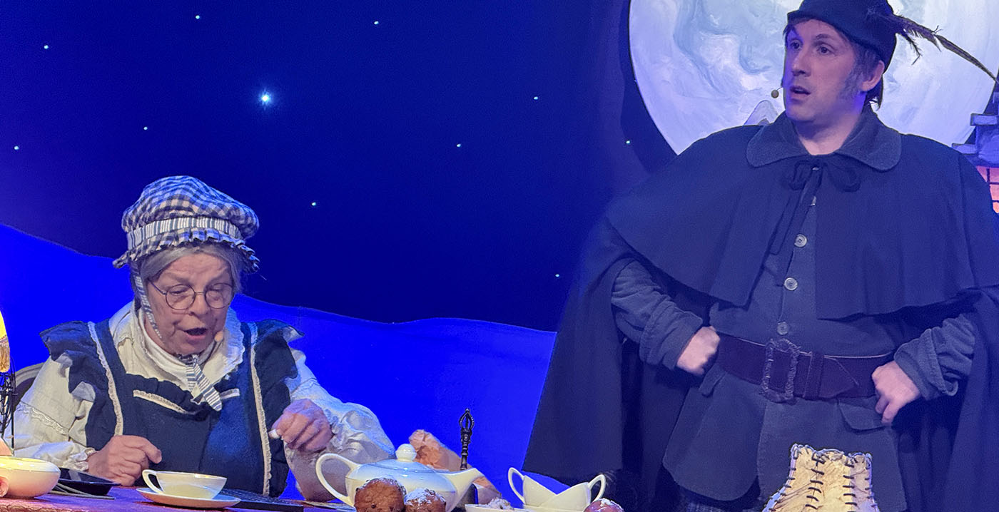 Video: Efteling-bezoekers spelen bingo met Roodkapje, oma en de jager