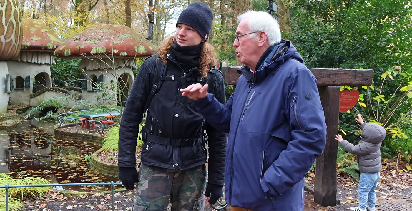 Video: Efteling-icoon Lex Lemmens (80) haalt herinneringen op in het Sprookjesbos