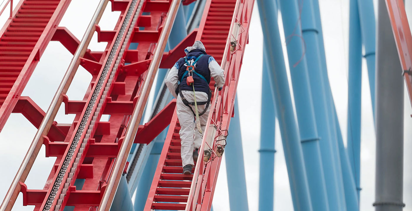 Schilderbeurt voor bekende achtbaan Dragon Khan in PortAventura