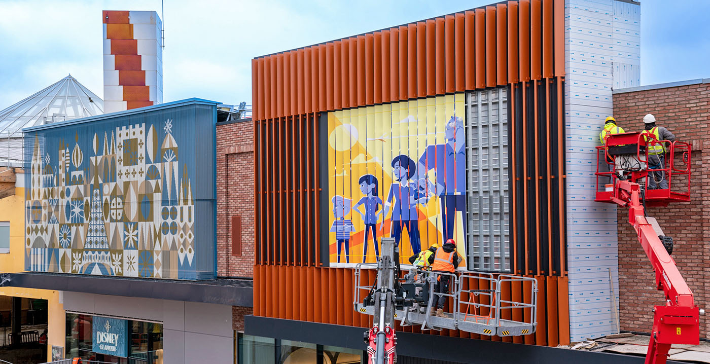 Disneyland Paris legt laatste hand aan nieuwe winkels Disney Village: volgende week open
