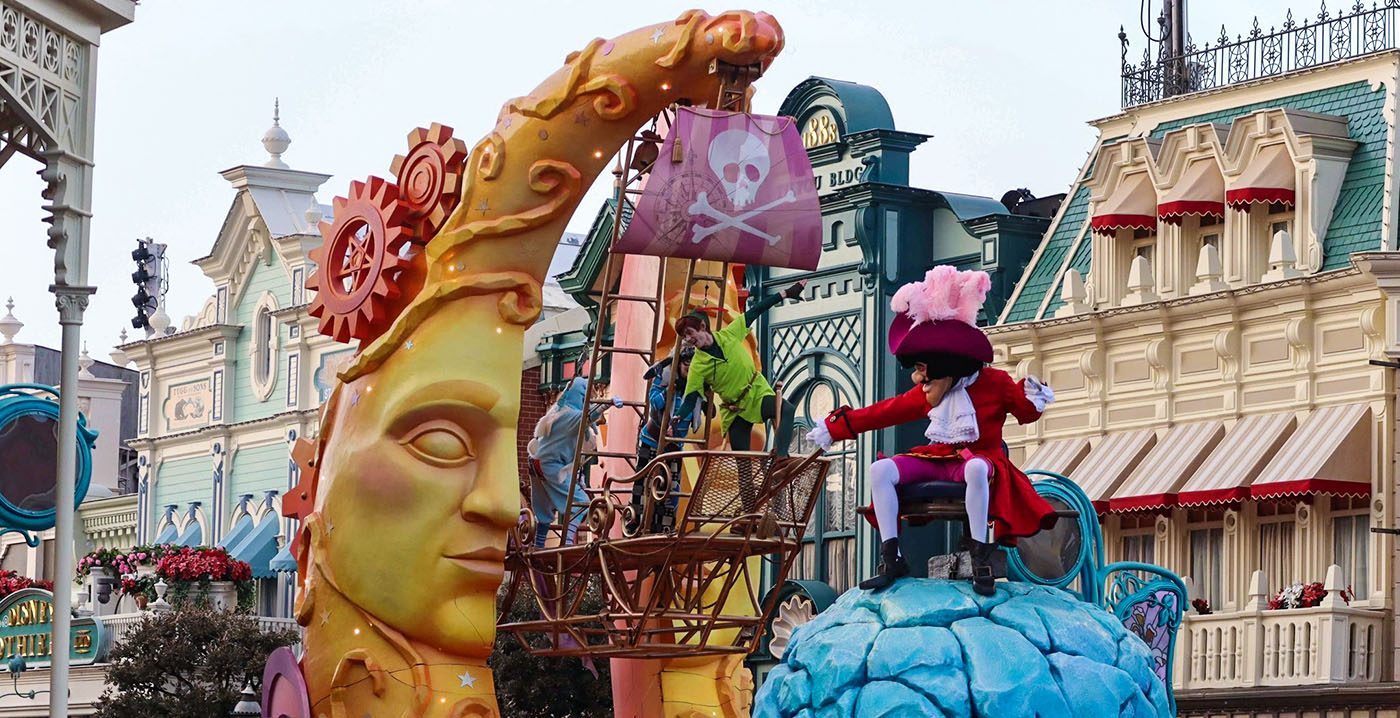 Piratenschip Peter Pan na ruim twee jaar terug in parade Disneyland Paris