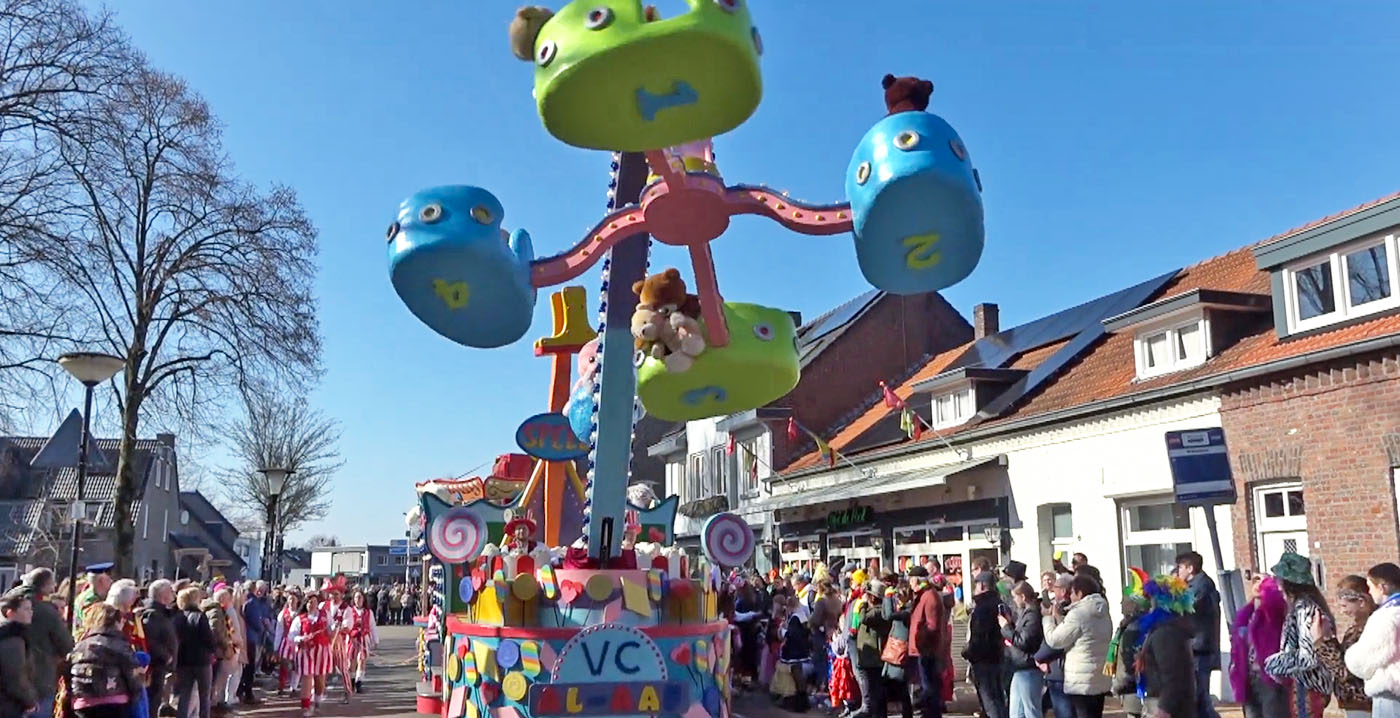 Polyp, booster en draaimolen: Limburgse carnavalswagen draait om kermisattracties