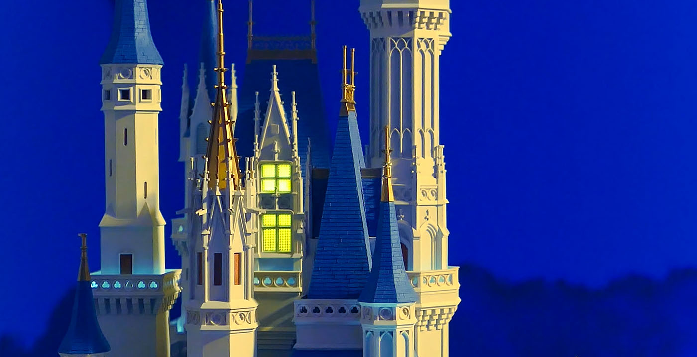 Video: diehard Disney-fan uit Arnhem creëert replica van vuurwerkshow uit Walt Disney World