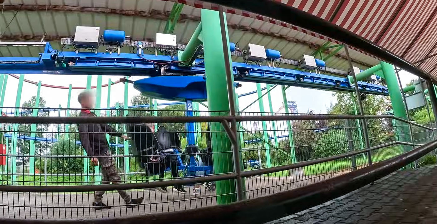 Dit is het slechtste pretpark van Europa volgens pretparkvlogger Niels Kooyman
