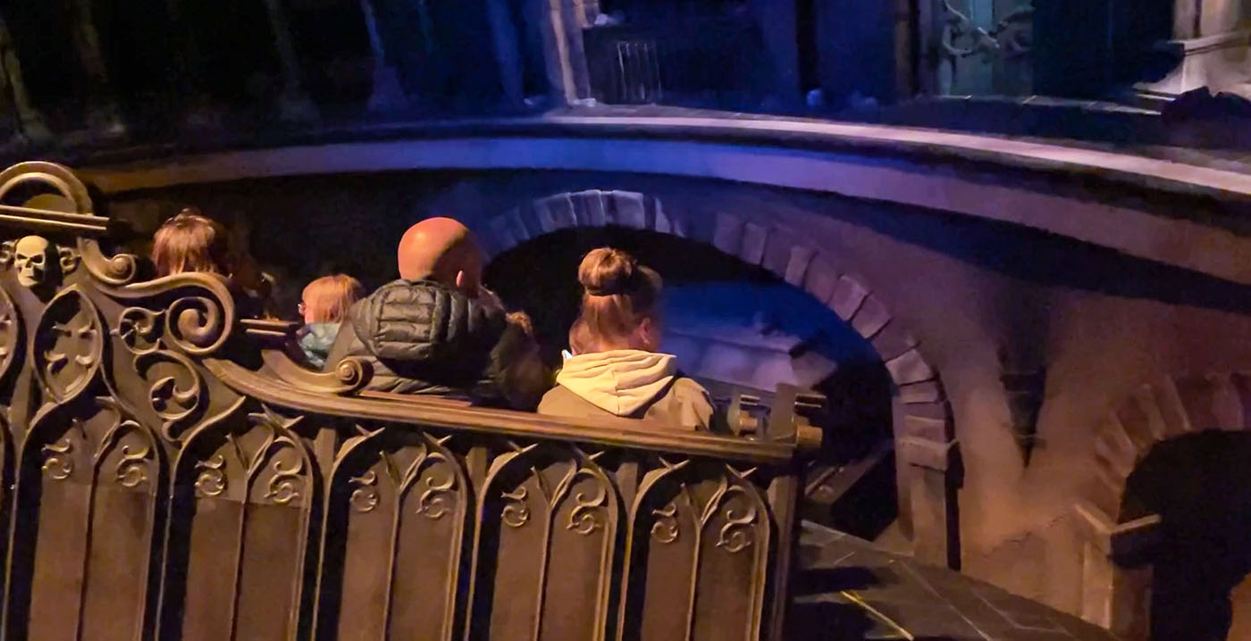 Nog steeds hardnekkige storingen bij Danse Macabre in de Efteling: attractie vaak urenlang dicht
