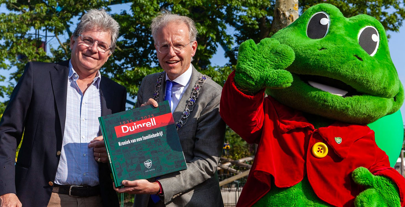 Attracties, anekdotes en ambities: jubileumboek blikt terug op negentig jaar Duinrell