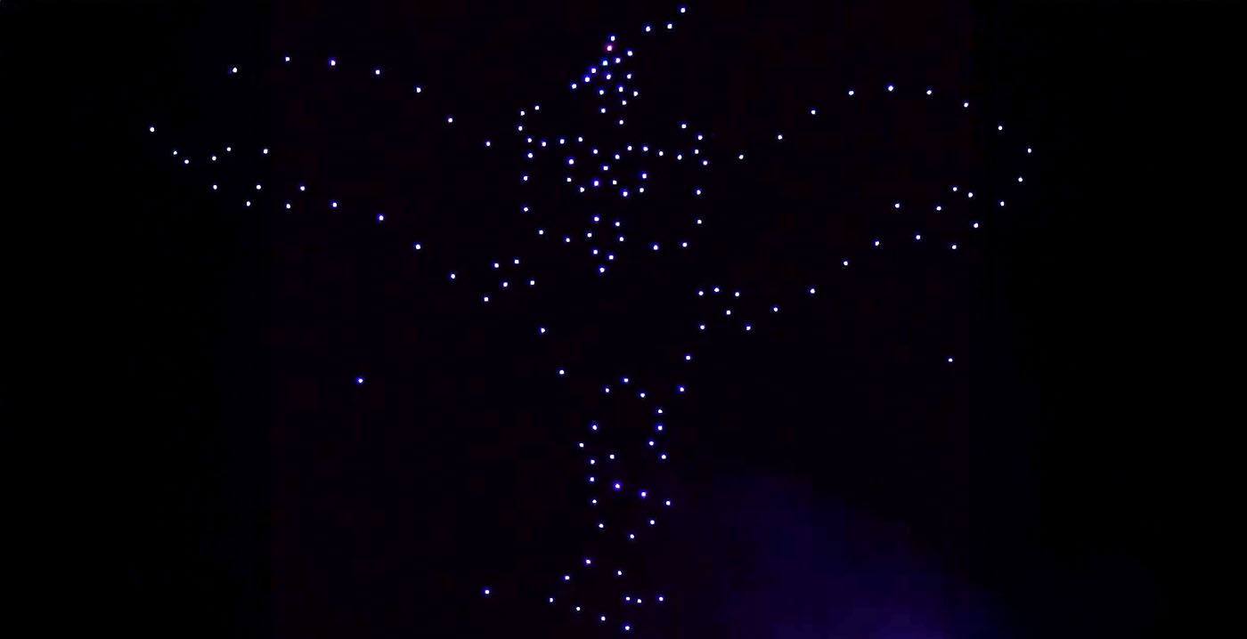 Efteling geeft voorproefje op spektakelshow: drones, dansers en drijvende podia