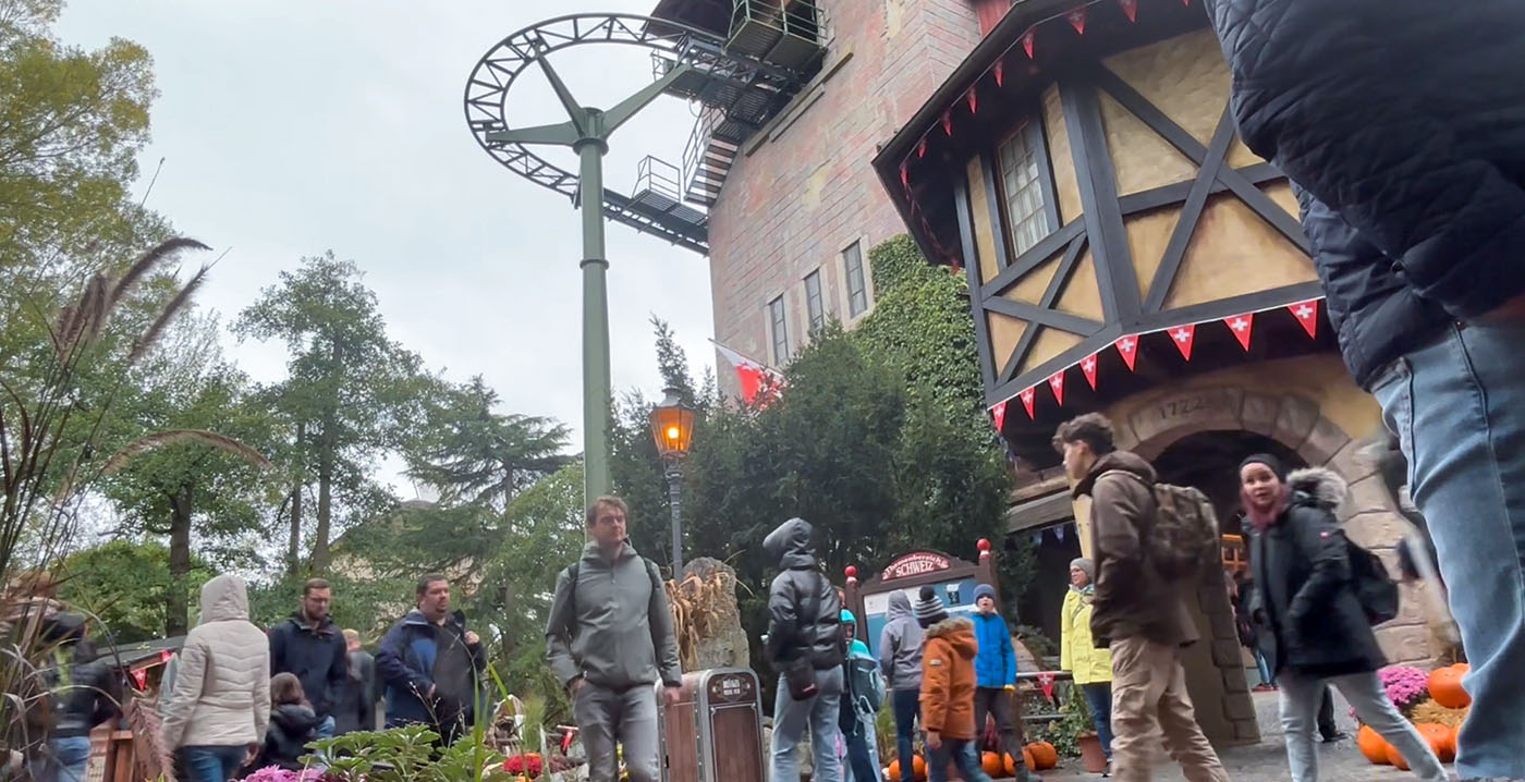Efteling-fans horen vertrouwde muziek in Europa-Park: Duitse concurrent kiest voor Danse Macabre