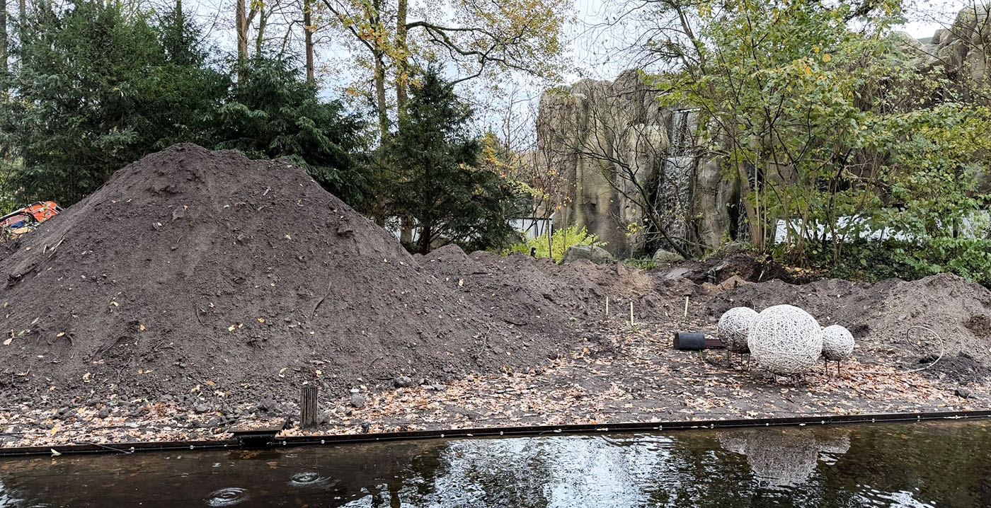 Werkzaamheden bij Efteling-attractie Fabula gestart: bouwhekken in de wachtrij, schildpad ontmanteld