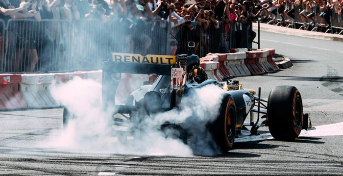Formule 1-weekend met racewagens en coureurs in Disneyland Paris