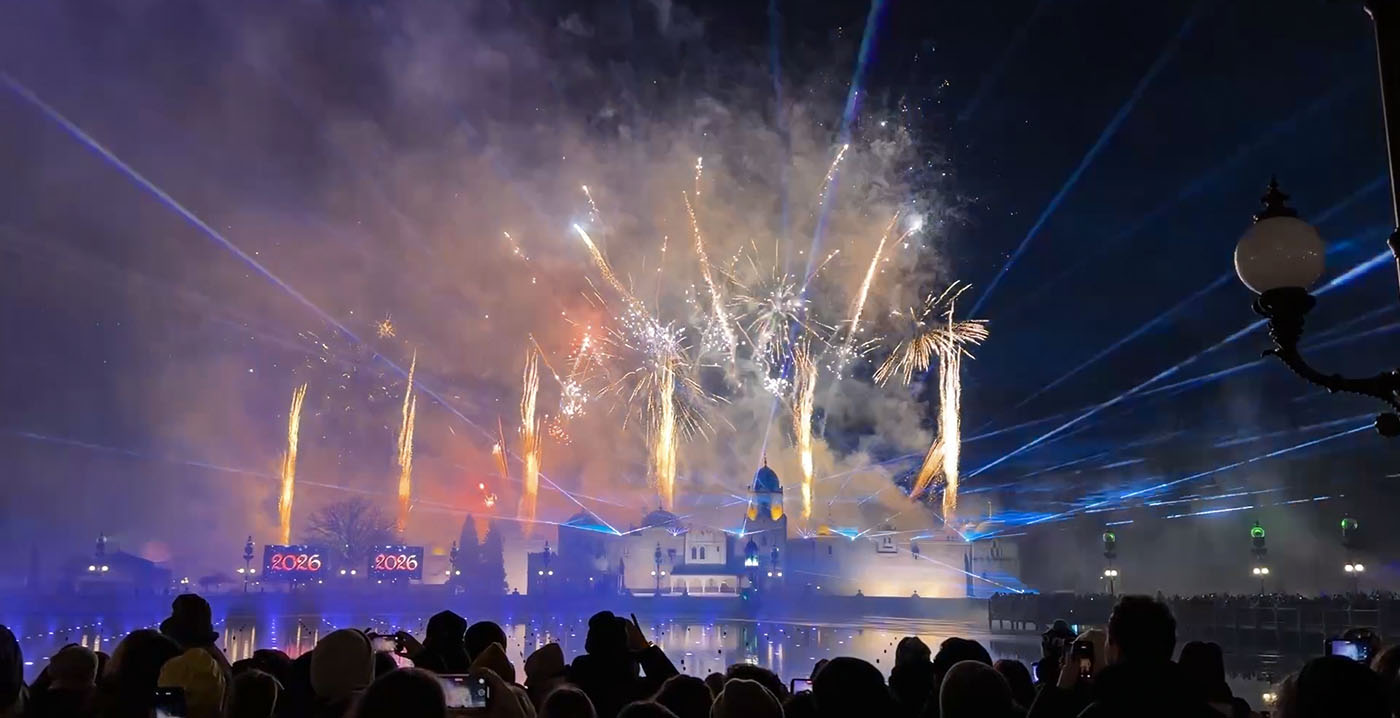 Dit was oud en nieuw in de Efteling: vuurwerk, silent disco, bingo, coverband en heel veel sprookjesfiguren