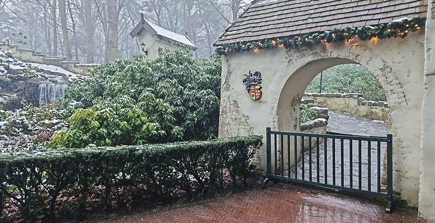 Efteling sluit sprookje af vanwege gladheid