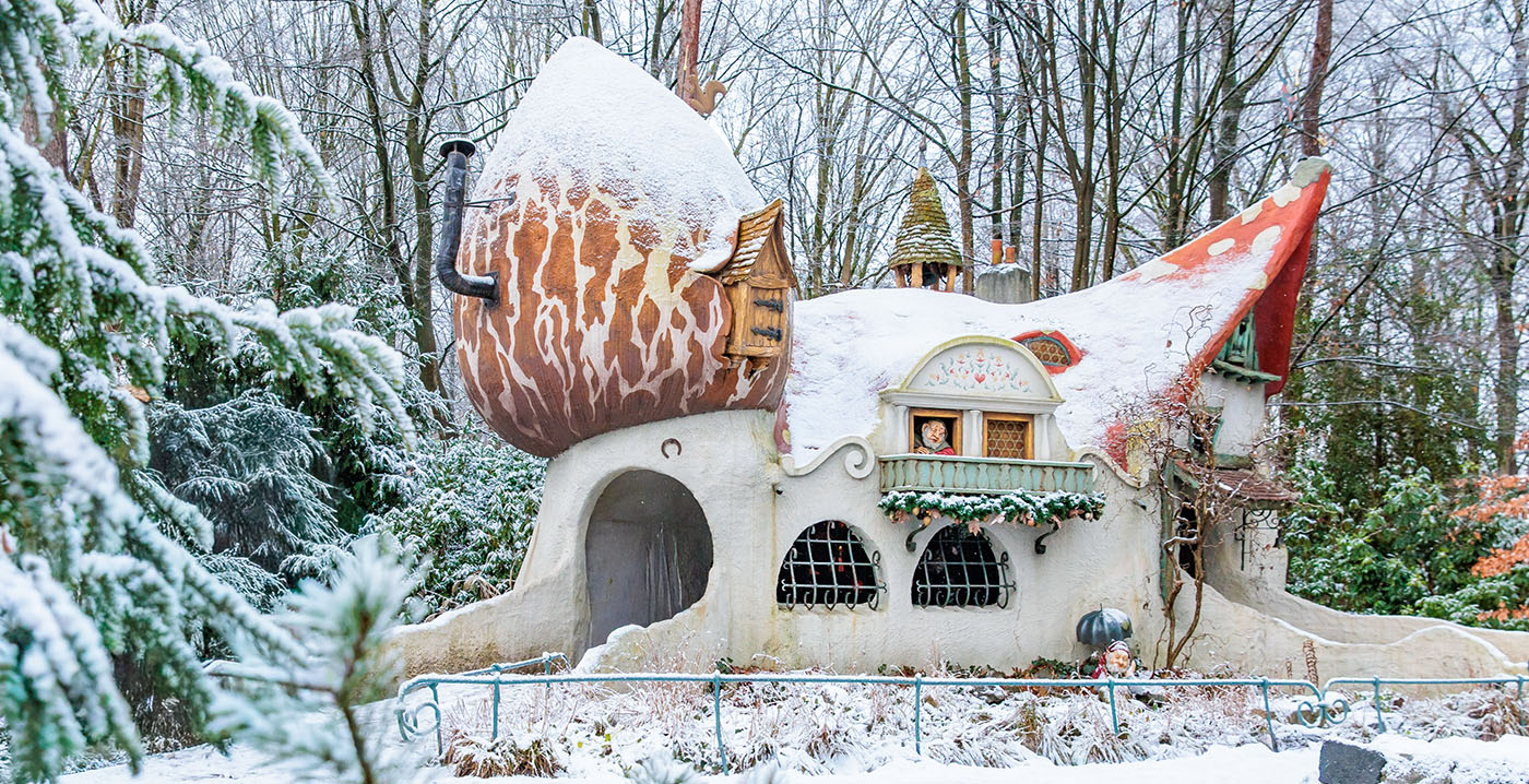Video: Efteling ontwaakt onder dik pak sneeuw van Vrouw Holle