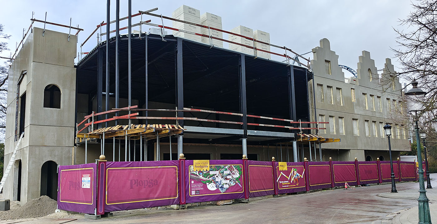 Staalconstructie en betonpanelen: nieuwe attractie Plopsaland Belgium krijgt langzaam maar zeker vorm