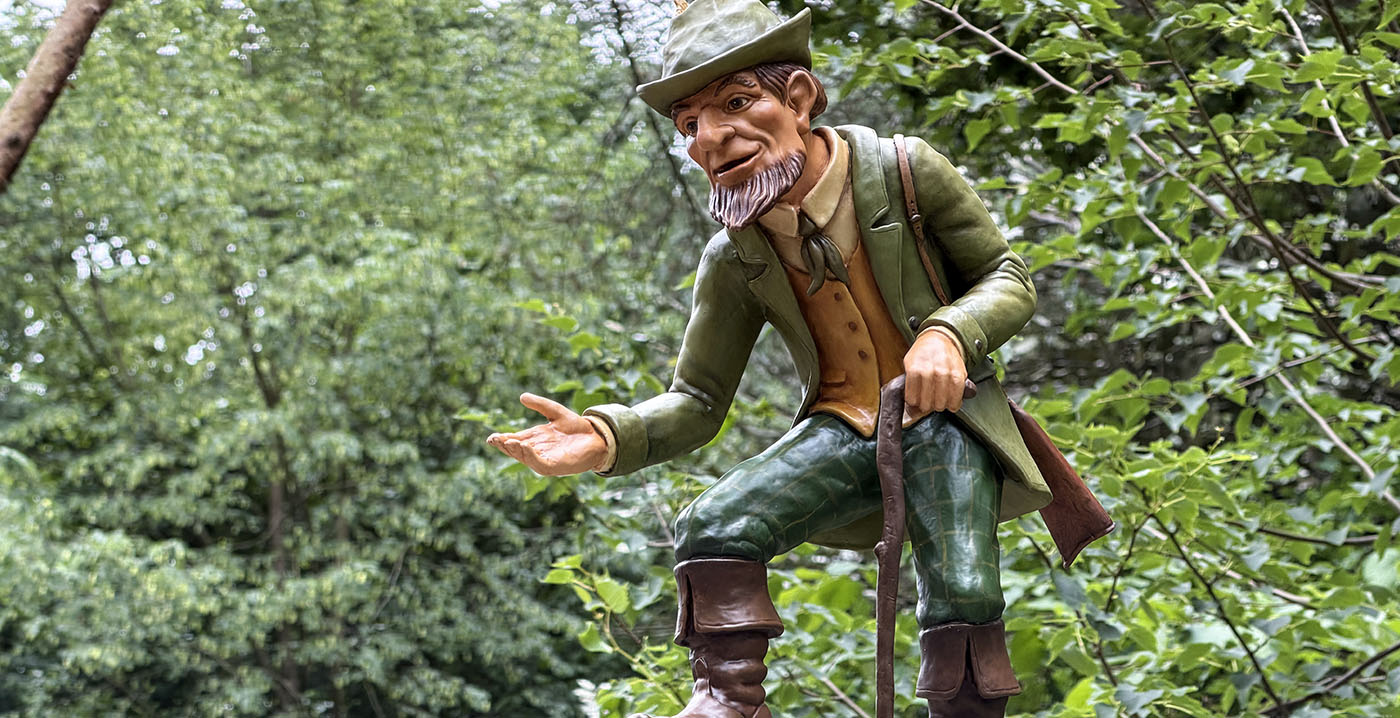 Naast een Heksenpoort en een Soldatenpoort heeft het Sprookjesbos van de Efteling nu ook een Jagerspoort