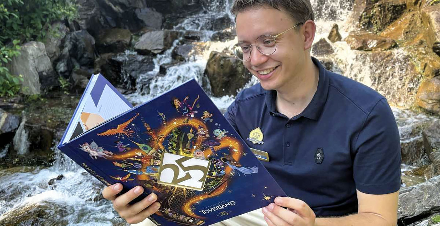 Na weken vertraging is het zover: Toverland brengt jubileumboek alsnog uit