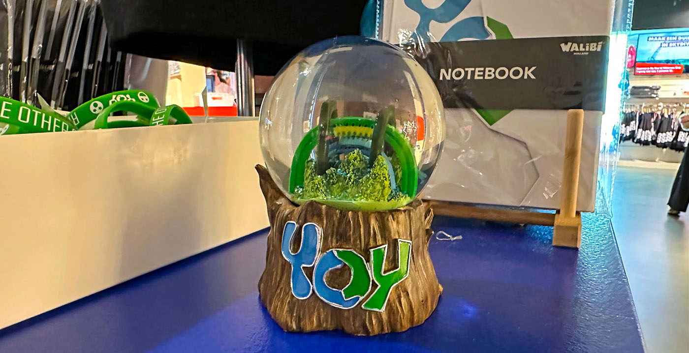 Geen winteropening, wel winterse merchandise: Walibi verkoopt YoY-sneeuwbol