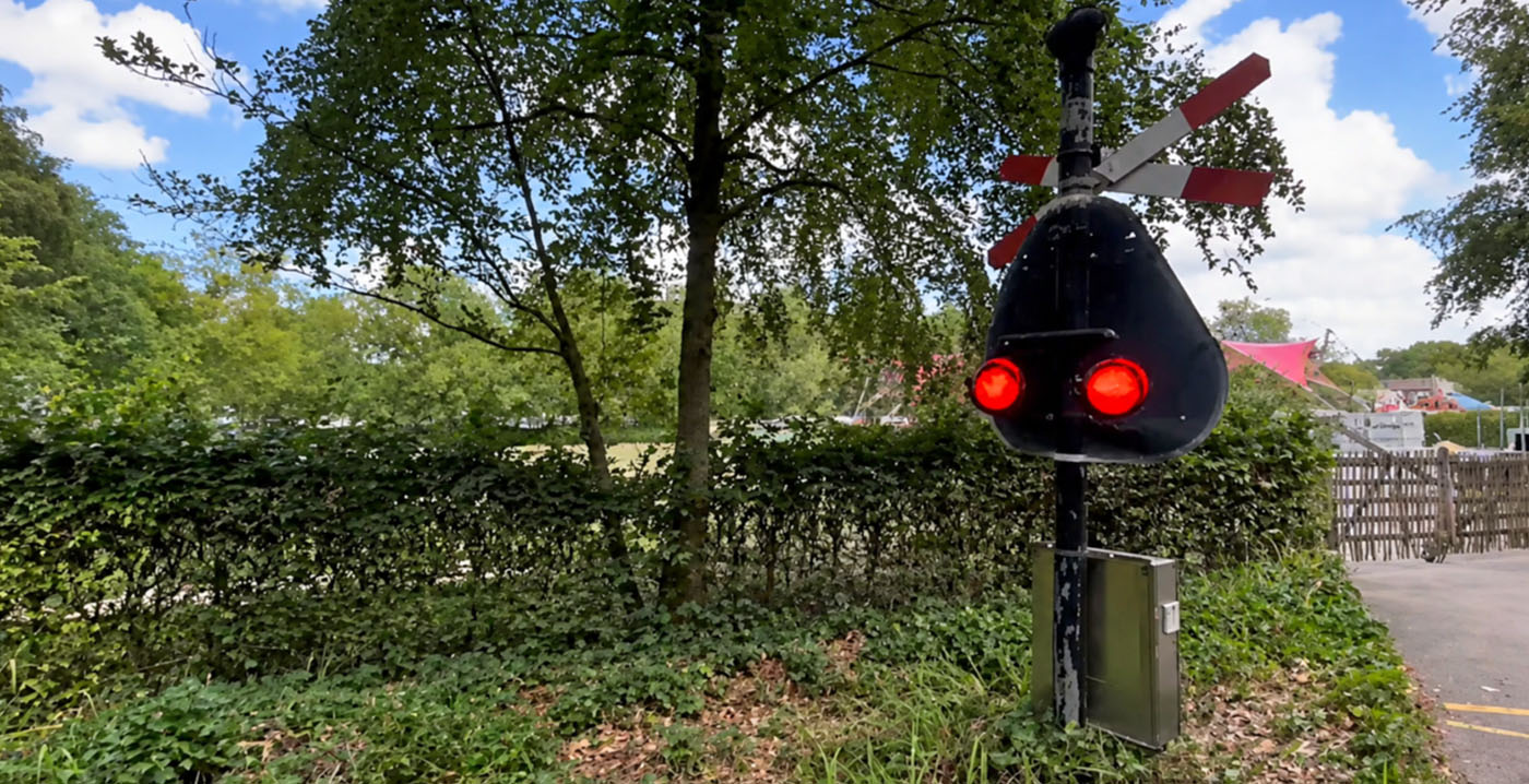 Jongen valt uit rijdende Efteling-trein: incident loopt met een sisser af