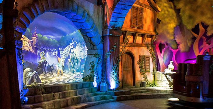 Nederlanders en Belgen bouwen interactieve darkride in Polen