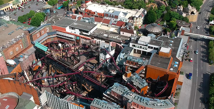 Meekijken: nieuwe Phantasialand-achtbaan F.L.Y. van boven