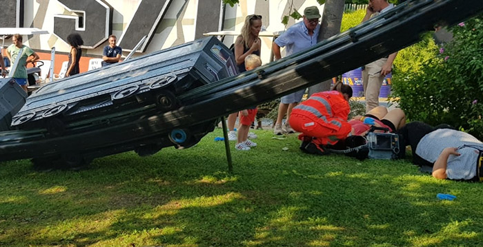 Pretpark reageert voor het eerst op bizar ongeluk met monorail