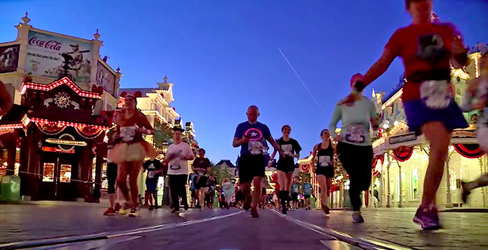 Hardloopwedstrijd met vijftienduizend Disney-fans in Disneyland Paris
