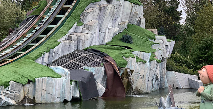 Foto's: storm richt schade aan in Plopsaland De Panne
