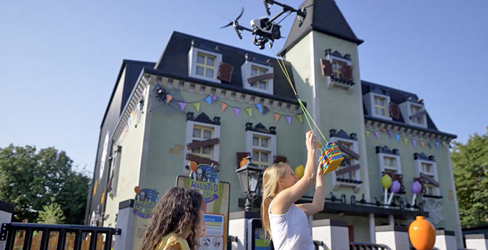 Legoland bezorgt ijsjes met drone