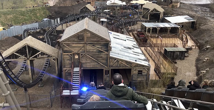 Video: maak een ritje in de nieuwe boomerang coaster van Wildlands