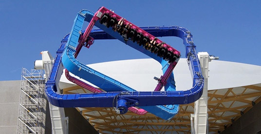 Martelwerktuig of topattractie? Fabrikant ontwikkelt bizarre nieuwe thrillride