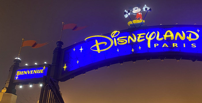 Sluiting Disneyland Paris gaat nog weken duren