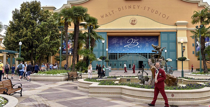 Medewerkster Disneyland Paris doet zelfmoordpoging in souvenirwinkel