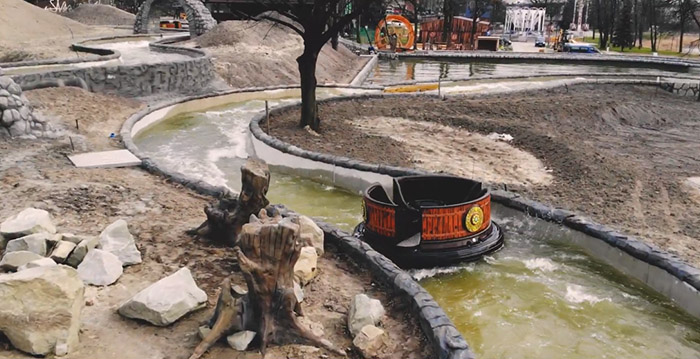 Video: nieuwe wildwaterbaan in Pools pretpark wordt getest