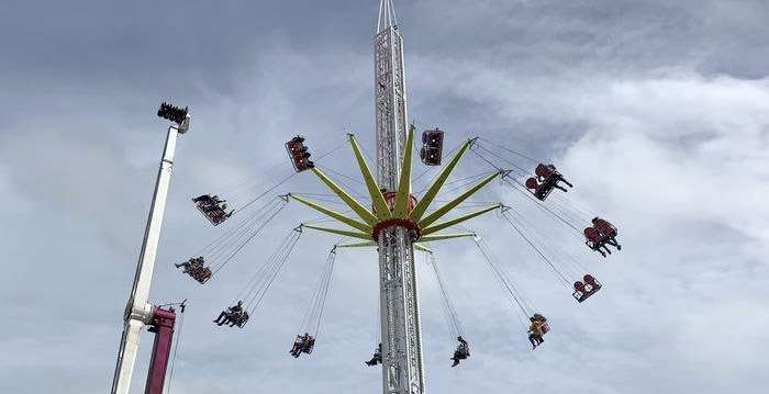 Incident op Friese kermis: attracties raken elkaar