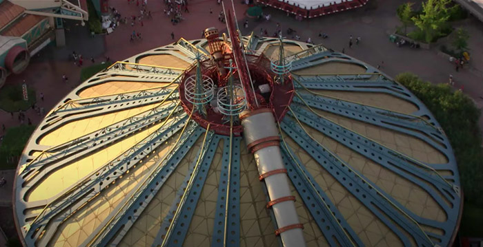 Disneyland Paris verguisd na tweet over Space Mountain