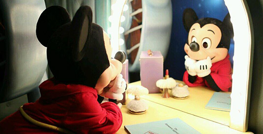 Aandeelhouders Disneyland Paris willen af van dure Disney-licenties