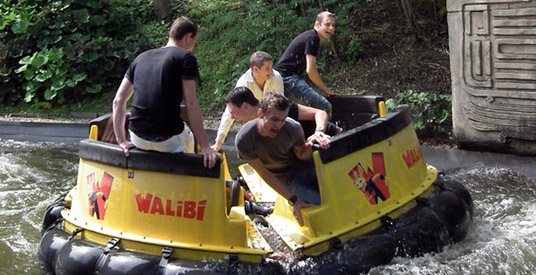 Vrouw is kwaad op Walibi Holland: 'Wildwaterbaan was veel te nat!'