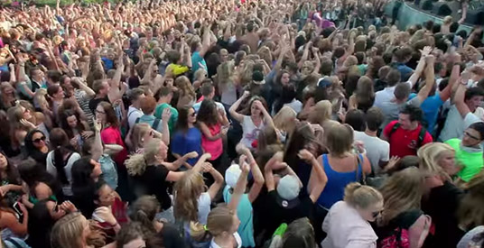 'Schandalig en achterbaks': woede over plotselinge prijsverlaging Walibi-festival