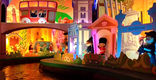 Zoek de verschillen: Turks pretpark kopieert Disney's It's a Small World