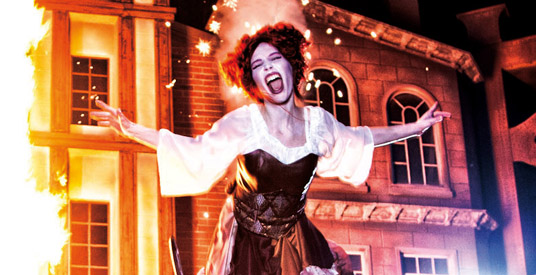 Movie Park Germany bezuinigt show weg, theater blijft leeg