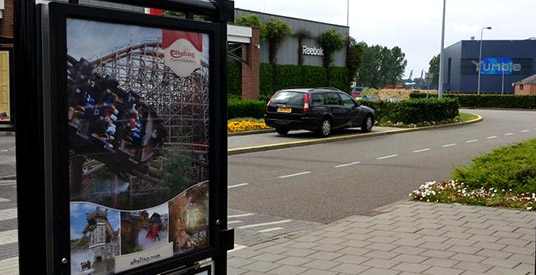 Pijnlijk: Efteling adverteert voor de deur van noodlijdend pretpark Yumble